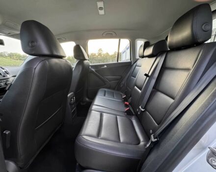 Сірий Фольксваген Тігуан, об'ємом двигуна 2 л та пробігом 70 тис. км за 3000 $, фото 11 на Automoto.ua