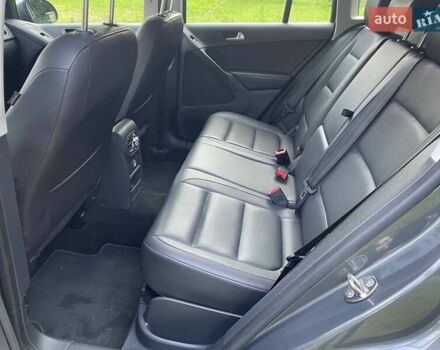 Сірий Фольксваген Тігуан, об'ємом двигуна 2 л та пробігом 133 тис. км за 13499 $, фото 20 на Automoto.ua