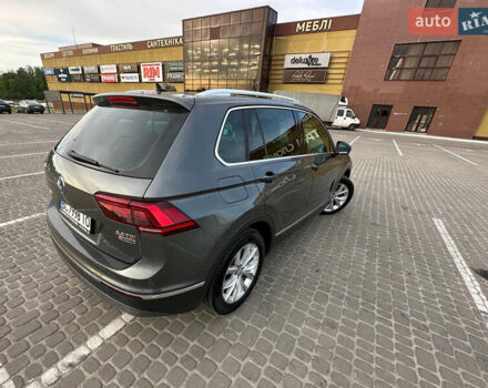 Серый Фольксваген Тигуан, объемом двигателя 2 л и пробегом 245 тыс. км за 26999 $, фото 9 на Automoto.ua