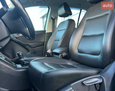 Серый Фольксваген Тигуан, объемом двигателя 2 л и пробегом 193 тыс. км за 13700 $, фото 8 на Automoto.ua