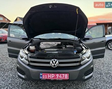 Серый Фольксваген Тигуан, объемом двигателя 2 л и пробегом 135 тыс. км за 11950 $, фото 86 на Automoto.ua