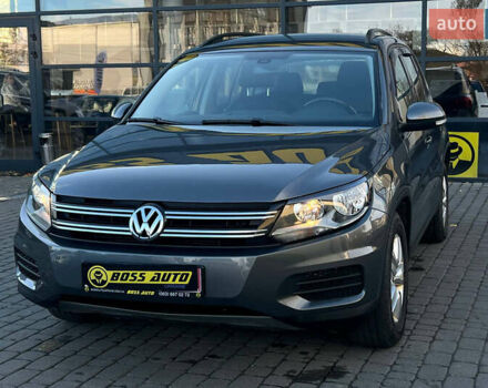 Серый Фольксваген Тигуан, объемом двигателя 2 л и пробегом 193 тыс. км за 13700 $, фото 2 на Automoto.ua