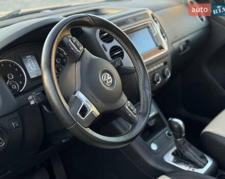 Серый Фольксваген Тигуан, объемом двигателя 2 л и пробегом 199 тыс. км за 12200 $, фото 10 на Automoto.ua