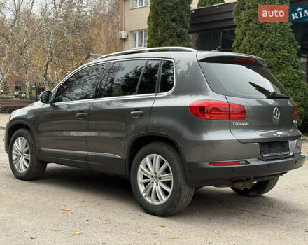 Сірий Фольксваген Тігуан, об'ємом двигуна 1.99 л та пробігом 51 тис. км за 17500 $, фото 4 на Automoto.ua