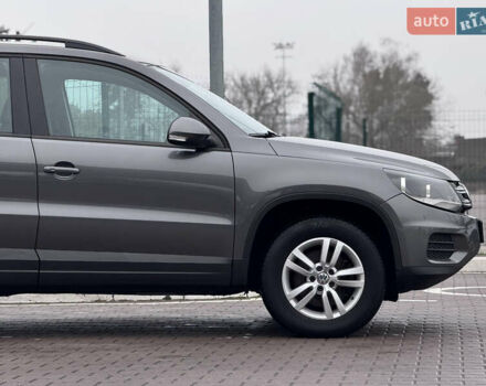 Серый Фольксваген Тигуан, объемом двигателя 2 л и пробегом 169 тыс. км за 12300 $, фото 7 на Automoto.ua