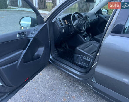 Серый Фольксваген Тигуан, объемом двигателя 2 л и пробегом 220 тыс. км за 12350 $, фото 7 на Automoto.ua