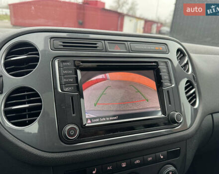 Серый Фольксваген Тигуан, объемом двигателя 2 л и пробегом 106 тыс. км за 15300 $, фото 33 на Automoto.ua