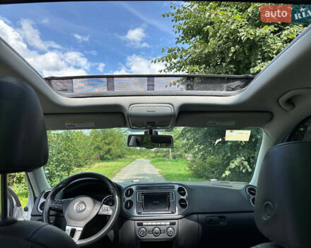 Серый Фольксваген Тигуан, объемом двигателя 2 л и пробегом 128 тыс. км за 15000 $, фото 10 на Automoto.ua