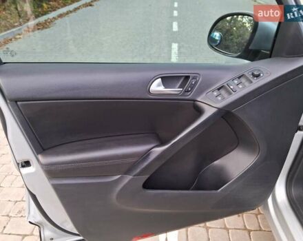 Сірий Фольксваген Тігуан, об'ємом двигуна 2 л та пробігом 190 тис. км за 11650 $, фото 16 на Automoto.ua