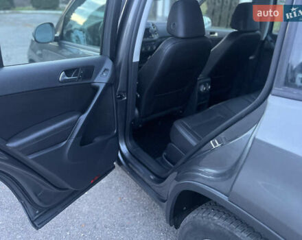 Серый Фольксваген Тигуан, объемом двигателя 2 л и пробегом 220 тыс. км за 12350 $, фото 13 на Automoto.ua