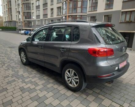 Сірий Фольксваген Тігуан, об'ємом двигуна 2 л та пробігом 193 тис. км за 12999 $, фото 4 на Automoto.ua