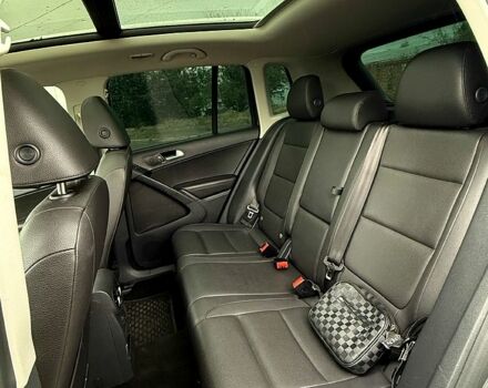 Серый Фольксваген Тигуан, объемом двигателя 2 л и пробегом 188 тыс. км за 13500 $, фото 4 на Automoto.ua