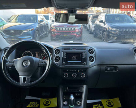 Серый Фольксваген Тигуан, объемом двигателя 2 л и пробегом 193 тыс. км за 13700 $, фото 17 на Automoto.ua