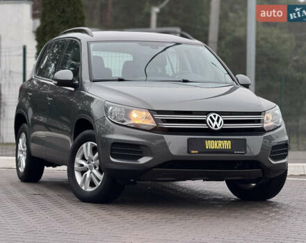 Серый Фольксваген Тигуан, объемом двигателя 2 л и пробегом 169 тыс. км за 12300 $, фото 4 на Automoto.ua