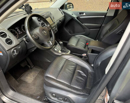 Серый Фольксваген Тигуан, объемом двигателя 1.97 л и пробегом 124 тыс. км за 17200 $, фото 17 на Automoto.ua