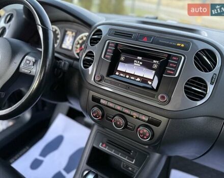 Серый Фольксваген Тигуан, объемом двигателя 2 л и пробегом 135 тыс. км за 11950 $, фото 69 на Automoto.ua