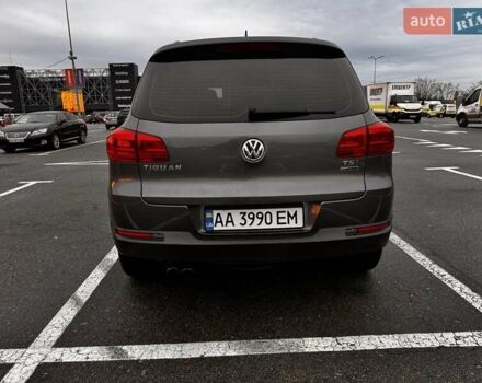 Серый Фольксваген Тигуан, объемом двигателя 1.98 л и пробегом 167 тыс. км за 10500 $, фото 3 на Automoto.ua