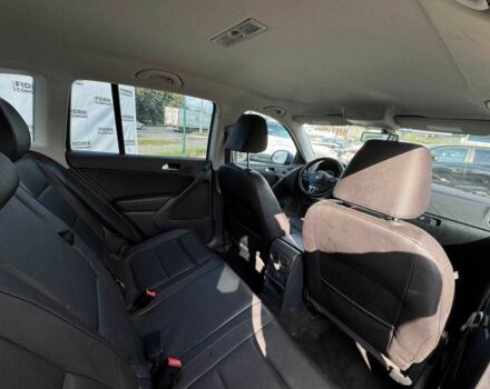 Серый Фольксваген Тигуан, объемом двигателя 2 л и пробегом 185 тыс. км за 8900 $, фото 5 на Automoto.ua