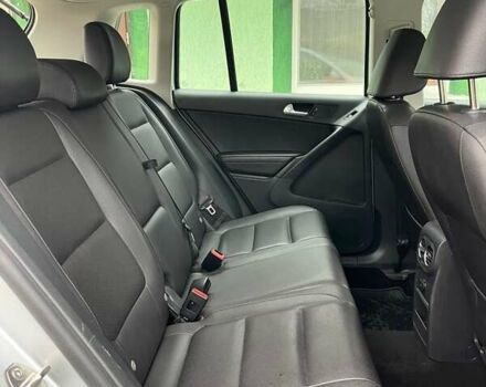 Сірий Фольксваген Тігуан, об'ємом двигуна 2 л та пробігом 204 тис. км за 13200 $, фото 3 на Automoto.ua