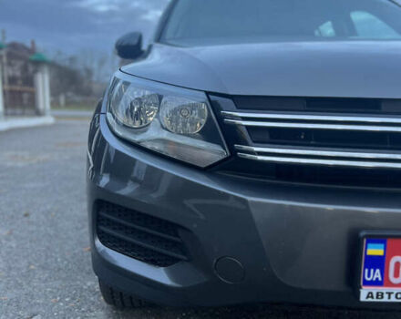 Серый Фольксваген Тигуан, объемом двигателя 2 л и пробегом 220 тыс. км за 12350 $, фото 5 на Automoto.ua