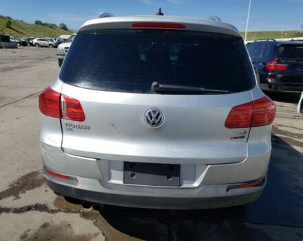 Сірий Фольксваген Тігуан, об'ємом двигуна 2 л та пробігом 120 тис. км за 7900 $, фото 4 на Automoto.ua