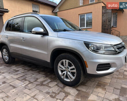 Серый Фольксваген Тигуан, объемом двигателя 1.98 л и пробегом 142 тыс. км за 12800 $, фото 2 на Automoto.ua