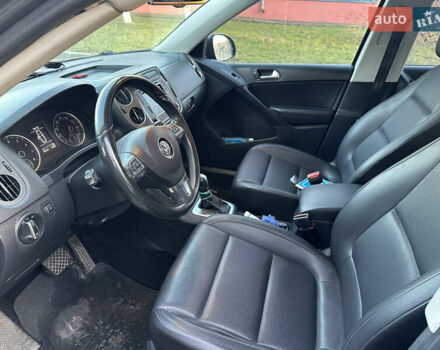 Сірий Фольксваген Тігуан, об'ємом двигуна 1.98 л та пробігом 68 тис. км за 13600 $, фото 12 на Automoto.ua