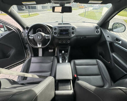 Сірий Фольксваген Тігуан, об'ємом двигуна 2 л та пробігом 175 тис. км за 12750 $, фото 56 на Automoto.ua