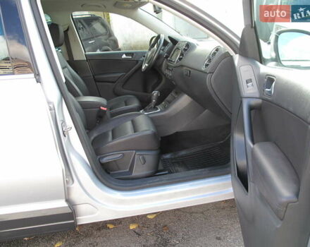 Серый Фольксваген Тигуан, объемом двигателя 2 л и пробегом 186 тыс. км за 14900 $, фото 57 на Automoto.ua