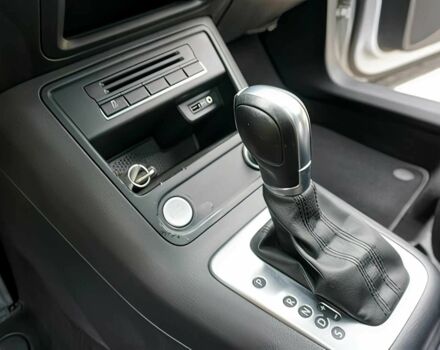 Серый Фольксваген Тигуан, объемом двигателя 2 л и пробегом 77 тыс. км за 8900 $, фото 10 на Automoto.ua