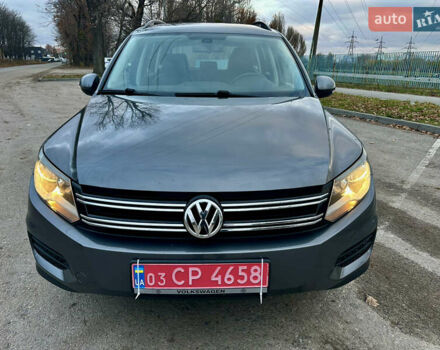 Сірий Фольксваген Тігуан, об'ємом двигуна 2 л та пробігом 150 тис. км за 12300 $, фото 4 на Automoto.ua