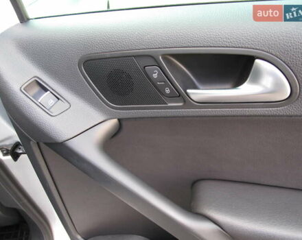 Серый Фольксваген Тигуан, объемом двигателя 2 л и пробегом 186 тыс. км за 14900 $, фото 69 на Automoto.ua