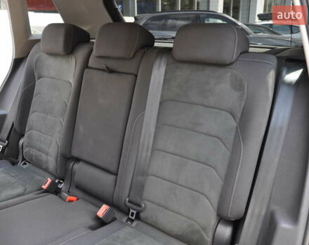 Сірий Фольксваген Тігуан, об'ємом двигуна 1.98 л та пробігом 174 тис. км за 20300 $, фото 19 на Automoto.ua