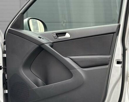 Сірий Фольксваген Тігуан, об'ємом двигуна 1.98 л та пробігом 171 тис. км за 15999 $, фото 12 на Automoto.ua