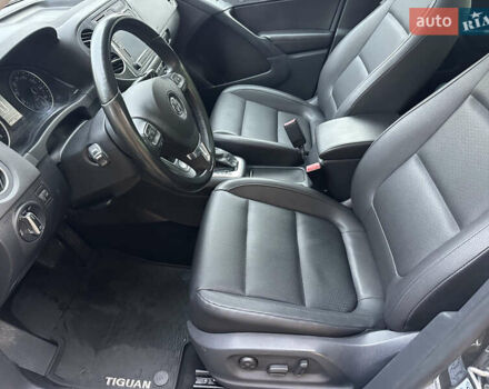 Серый Фольксваген Тигуан, объемом двигателя 1.98 л и пробегом 105 тыс. км за 15400 $, фото 11 на Automoto.ua