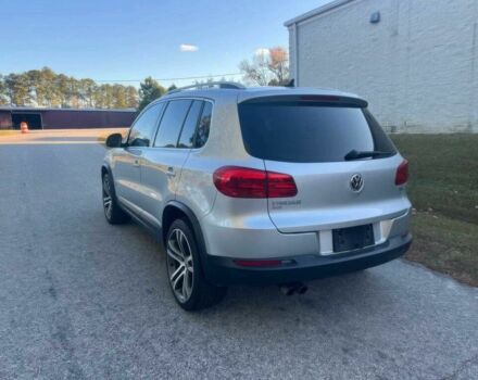 Серый Фольксваген Тигуан, объемом двигателя 2 л и пробегом 78 тыс. км за 4600 $, фото 4 на Automoto.ua