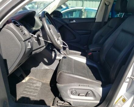 Сірий Фольксваген Тігуан, об'ємом двигуна 2 л та пробігом 120 тис. км за 7900 $, фото 6 на Automoto.ua