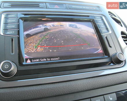 Серый Фольксваген Тигуан, объемом двигателя 2 л и пробегом 186 тыс. км за 14900 $, фото 80 на Automoto.ua