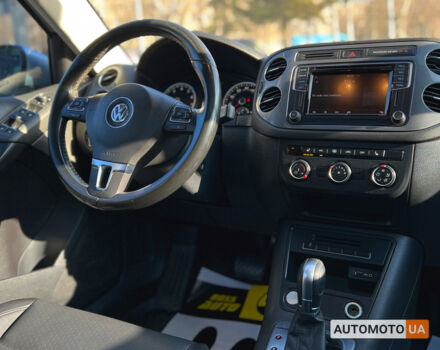Сірий Фольксваген Тігуан, об'ємом двигуна 2 л та пробігом 137 тис. км за 16700 $, фото 13 на Automoto.ua