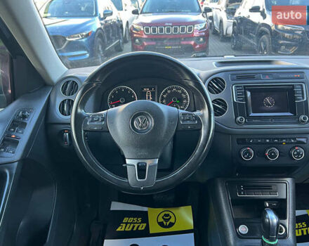 Серый Фольксваген Тигуан, объемом двигателя 2 л и пробегом 193 тыс. км за 13700 $, фото 18 на Automoto.ua