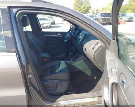 Серый Фольксваген Тигуан, объемом двигателя 2 л и пробегом 67 тыс. км за 2000 $, фото 4 на Automoto.ua