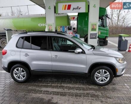 Серый Фольксваген Тигуан, объемом двигателя 1.98 л и пробегом 143 тыс. км за 12950 $, фото 4 на Automoto.ua