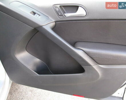 Серый Фольксваген Тигуан, объемом двигателя 2 л и пробегом 186 тыс. км за 14900 $, фото 58 на Automoto.ua