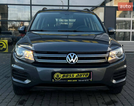 Серый Фольксваген Тигуан, объемом двигателя 2 л и пробегом 193 тыс. км за 13700 $, фото 1 на Automoto.ua