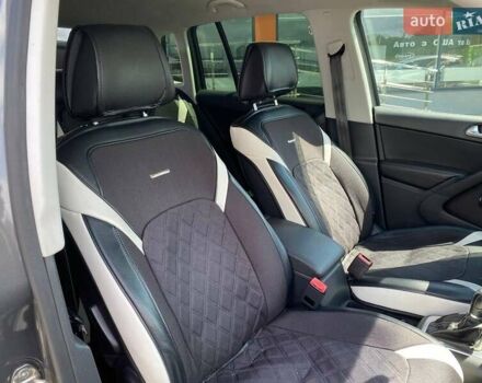 Серый Фольксваген Тигуан, объемом двигателя 1.98 л и пробегом 99 тыс. км за 12300 $, фото 23 на Automoto.ua