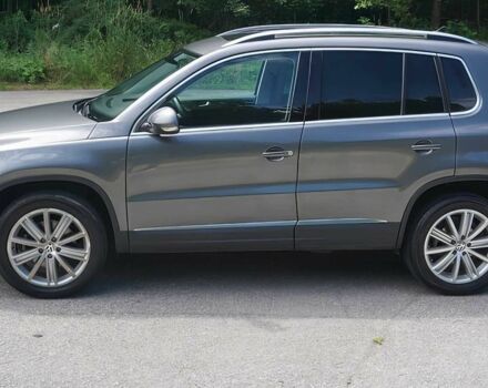 Серый Фольксваген Тигуан, объемом двигателя 2 л и пробегом 71 тыс. км за 7000 $, фото 3 на Automoto.ua