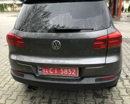 Серый Фольксваген Тигуан, объемом двигателя 2 л и пробегом 227 тыс. км за 9600 $, фото 5 на Automoto.ua