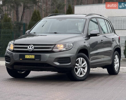 Серый Фольксваген Тигуан, объемом двигателя 2 л и пробегом 169 тыс. км за 12300 $, фото 1 на Automoto.ua