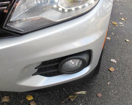 Серый Фольксваген Тигуан, объемом двигателя 2 л и пробегом 186 тыс. км за 14900 $, фото 102 на Automoto.ua