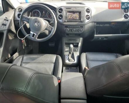 Серый Фольксваген Тигуан, объемом двигателя 1.98 л и пробегом 109 тыс. км за 2100 $, фото 7 на Automoto.ua